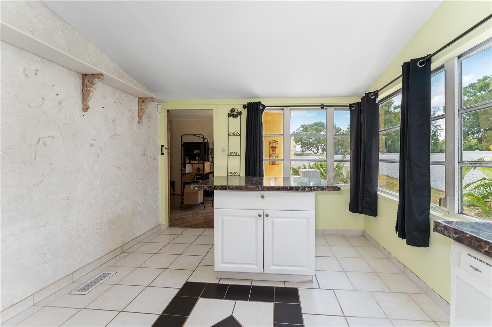 EAST VIEW PKWY - Residential