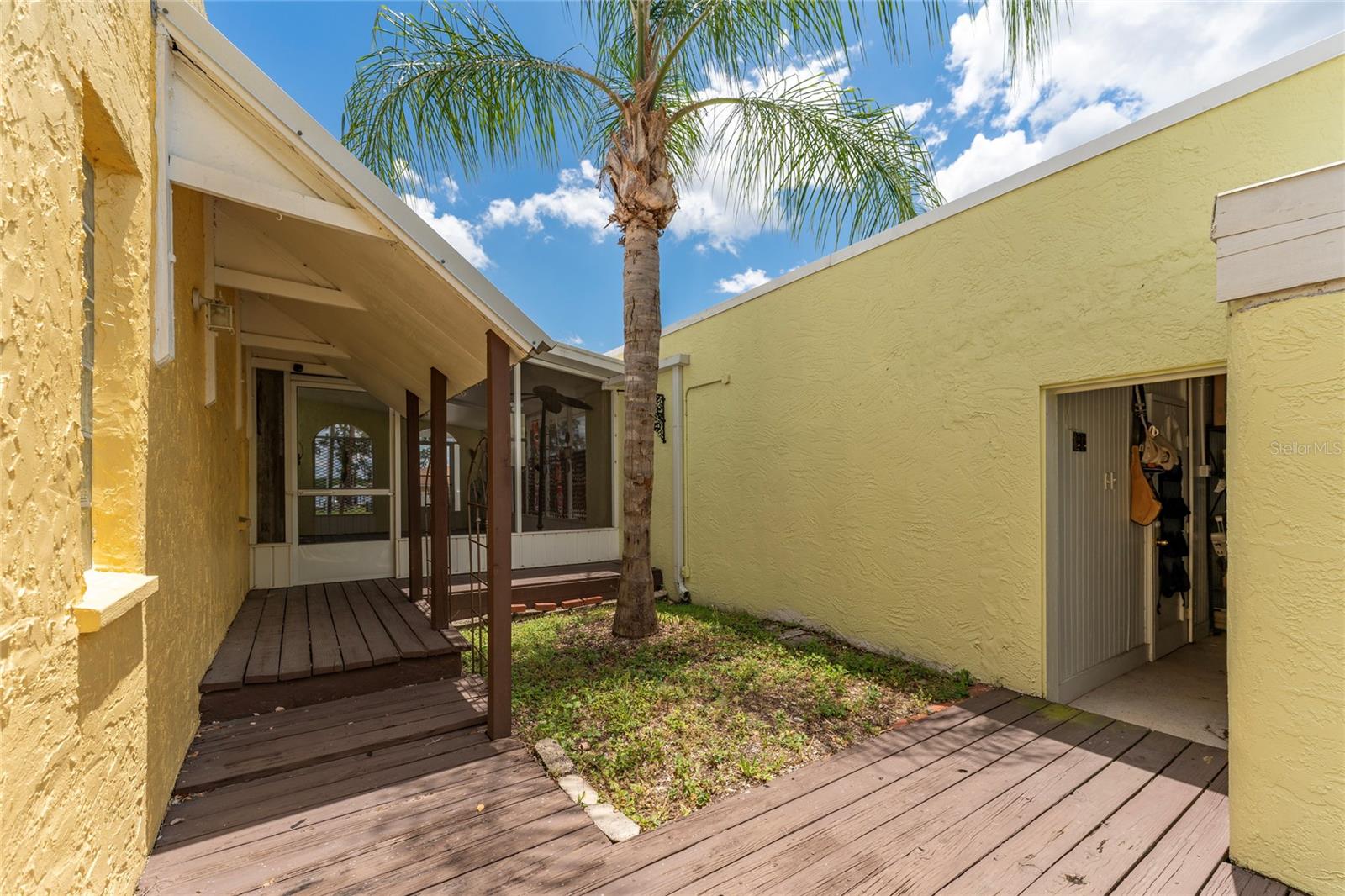 EAST VIEW PKWY - Residential