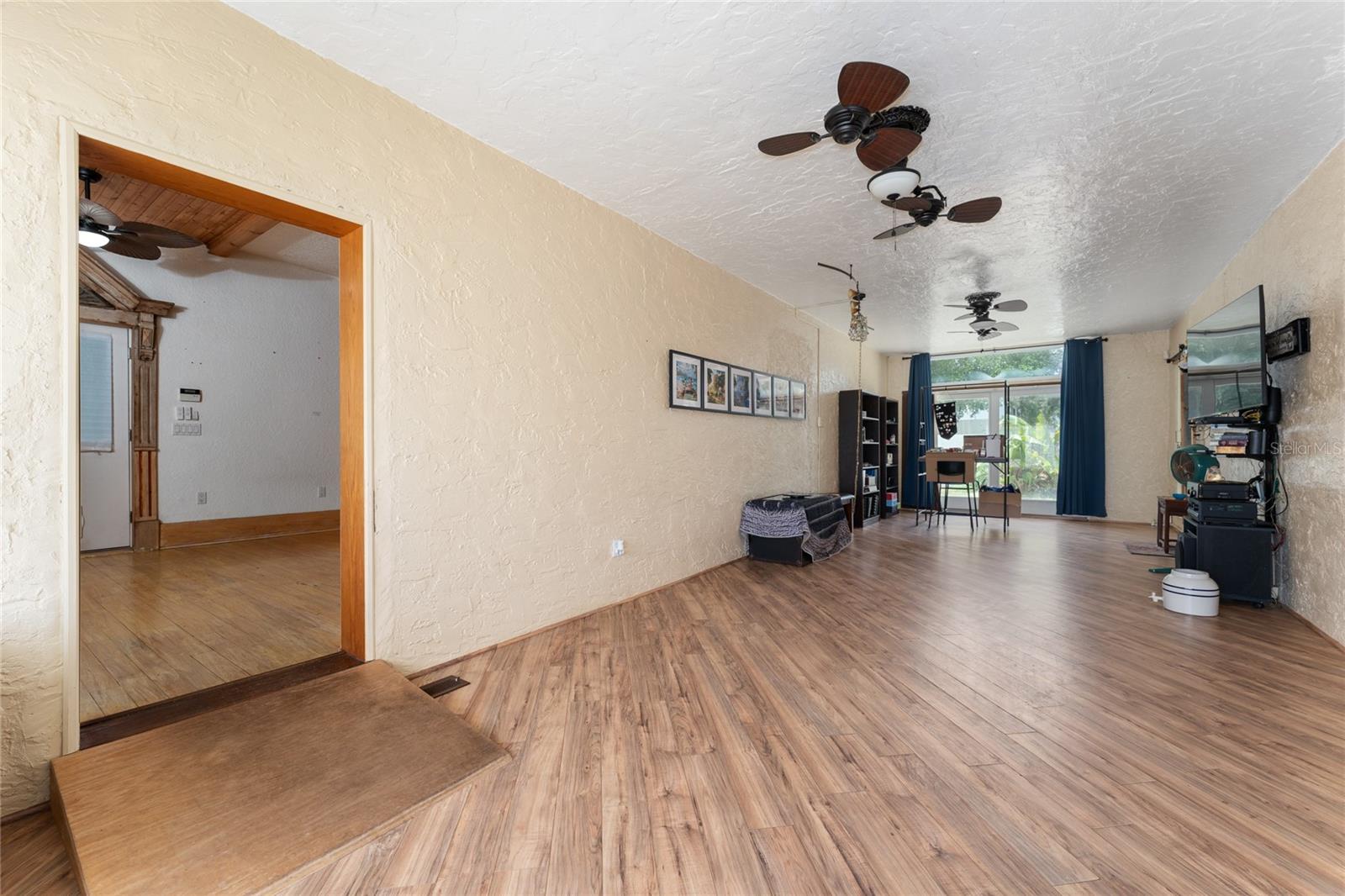 EAST VIEW PKWY - Residential