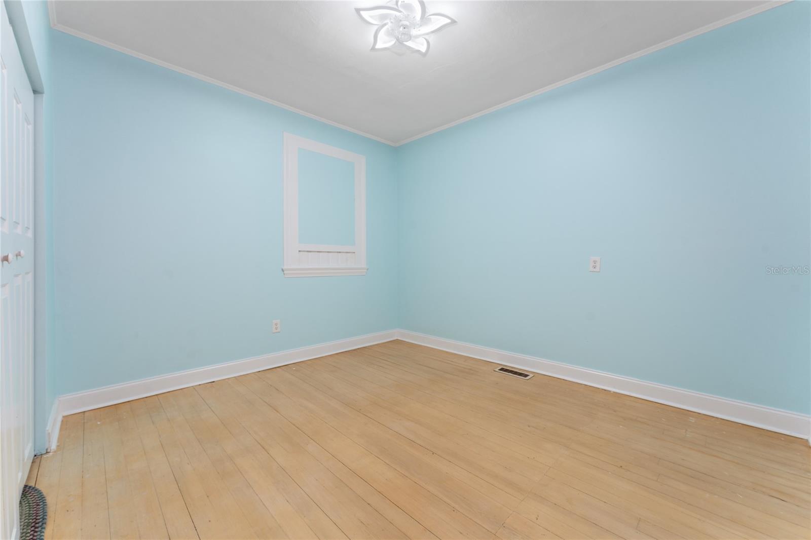 EAST VIEW PKWY - Residential