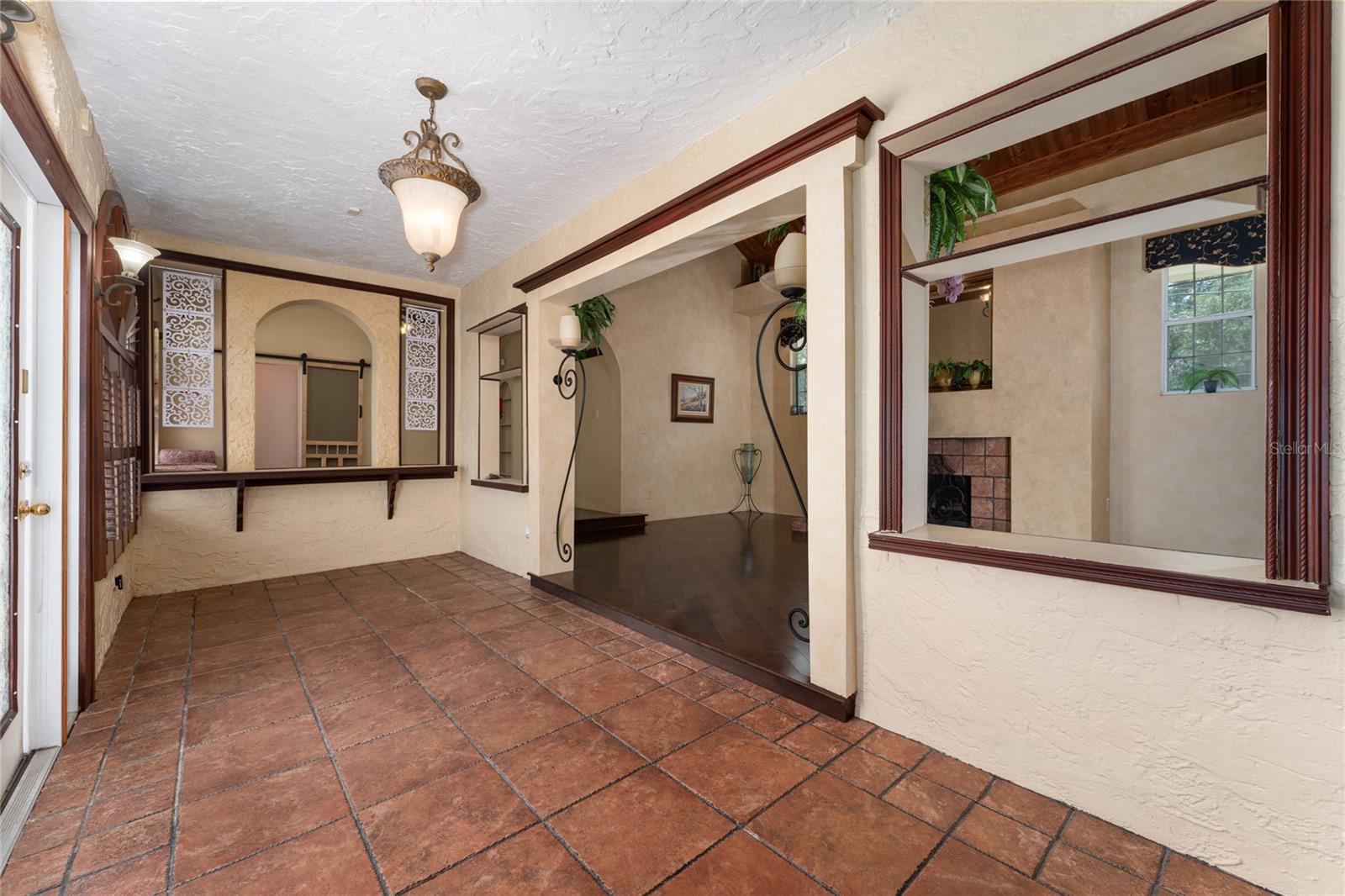 EAST VIEW PKWY - Residential