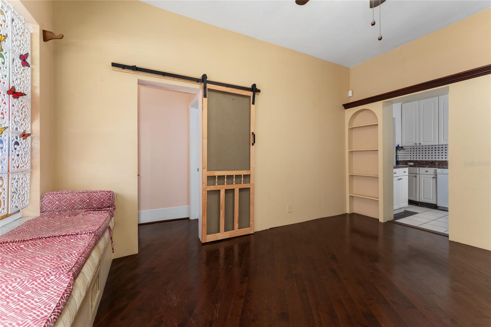 EAST VIEW PKWY - Residential