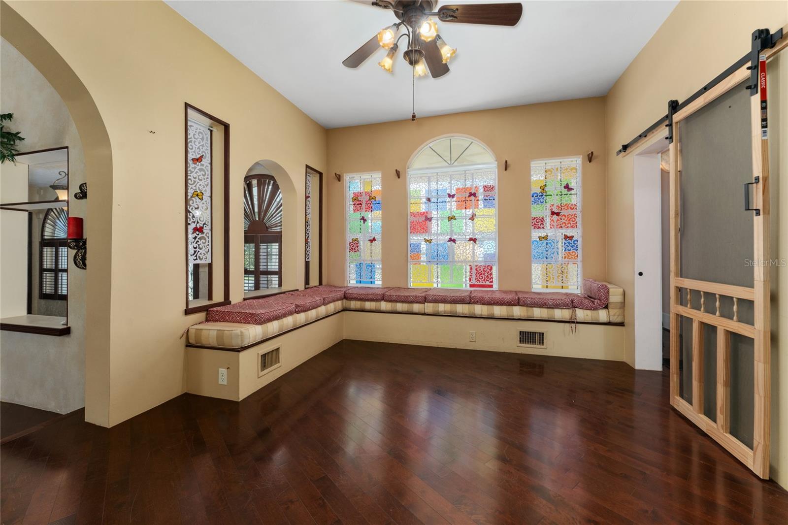 EAST VIEW PKWY - Residential
