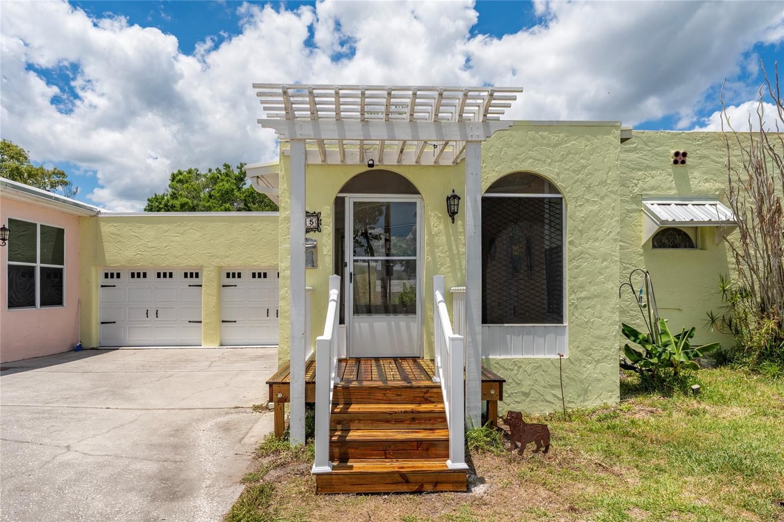 EAST VIEW PKWY - Residential