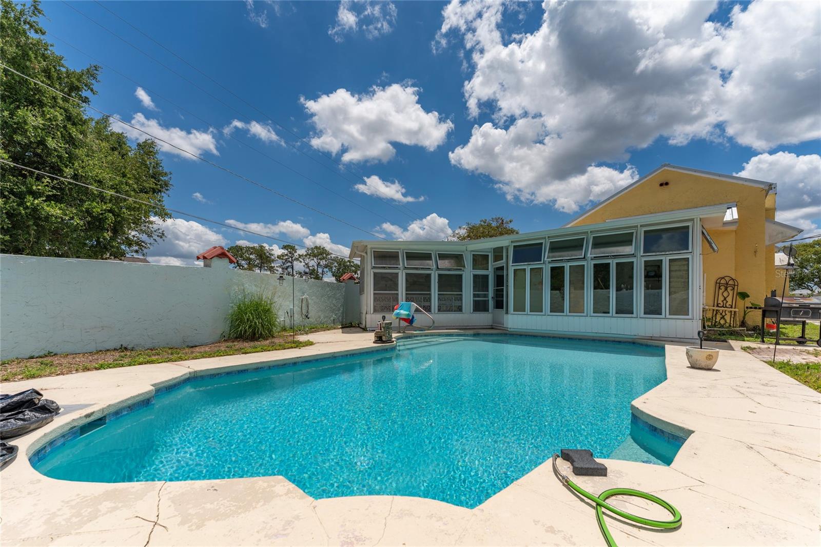 EAST VIEW PKWY - Residential