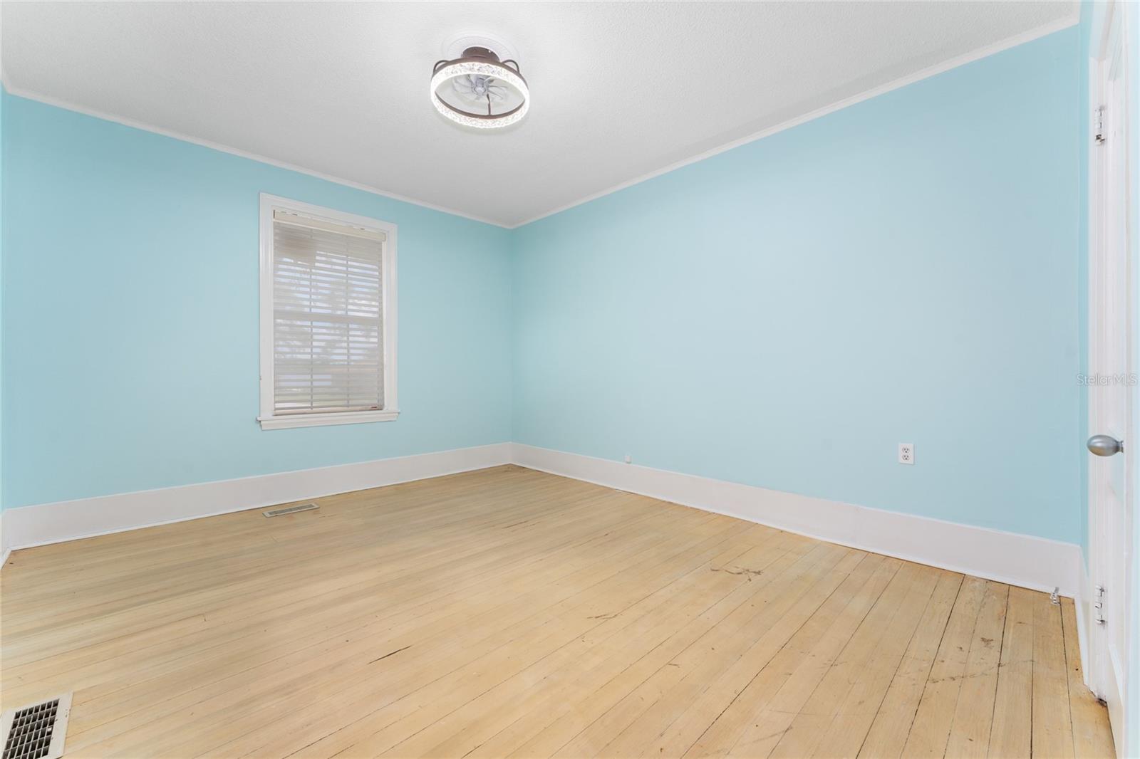 EAST VIEW PKWY - Residential