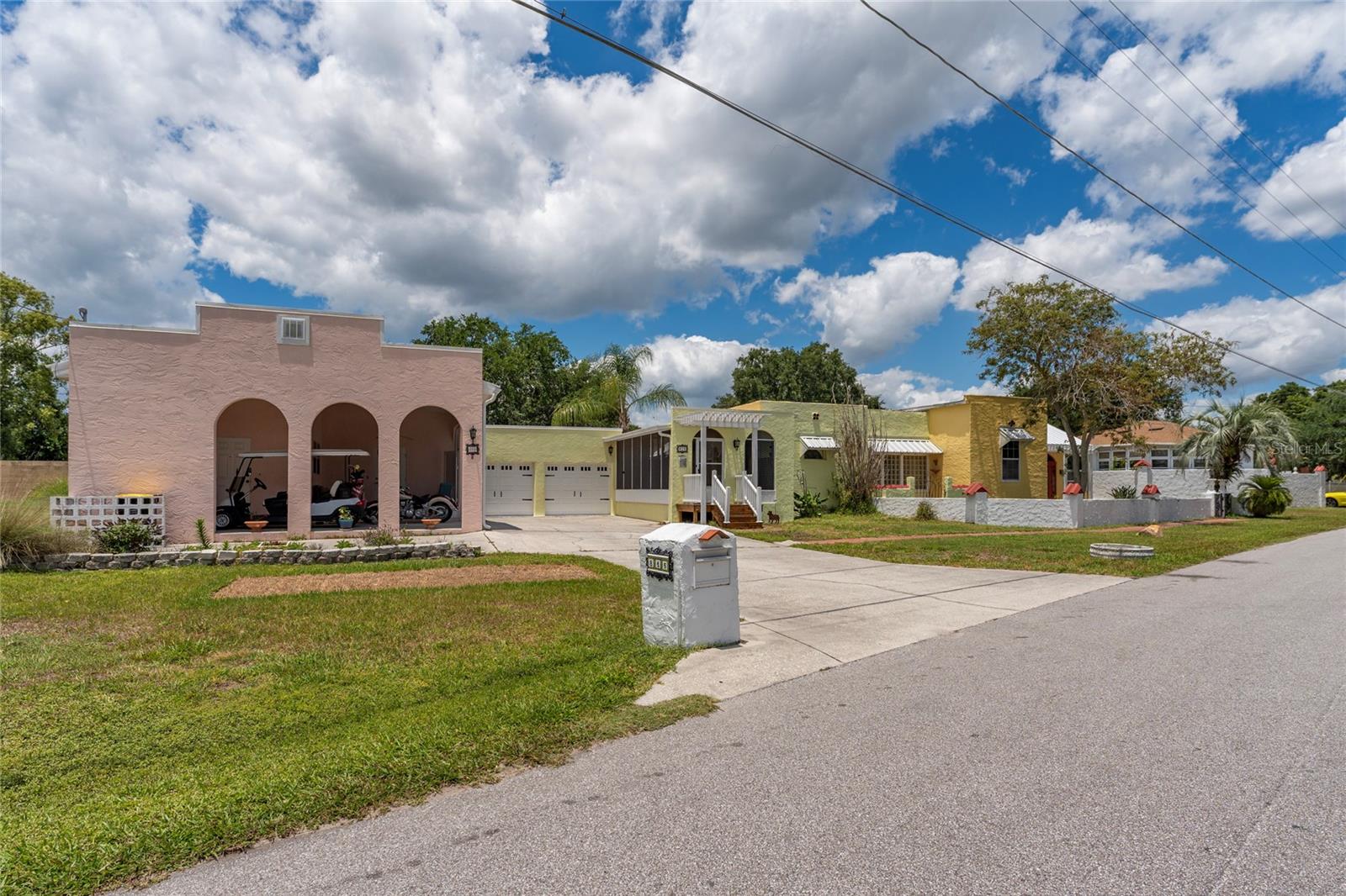 EAST VIEW PKWY - Residential