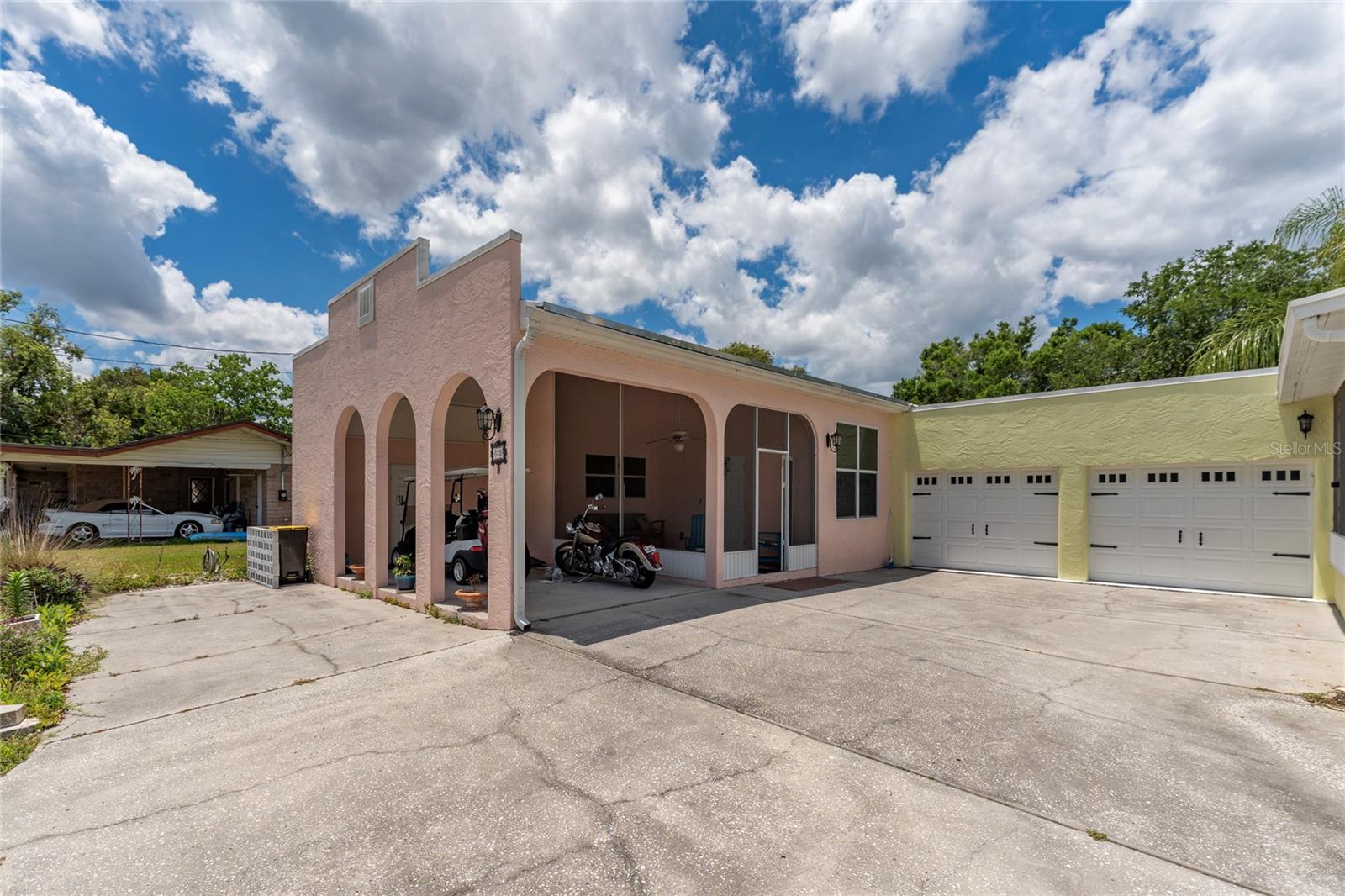 EAST VIEW PKWY - Residential
