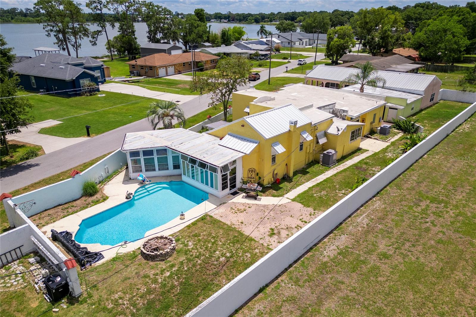 EAST VIEW PKWY - Residential