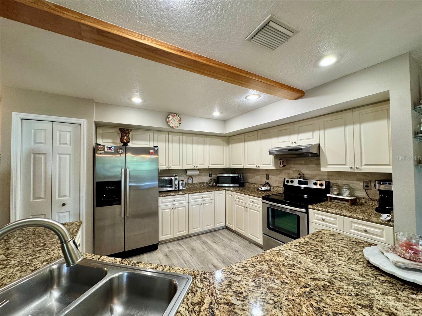 SUNSET POINT TOWN HOMES CONDO - Residential