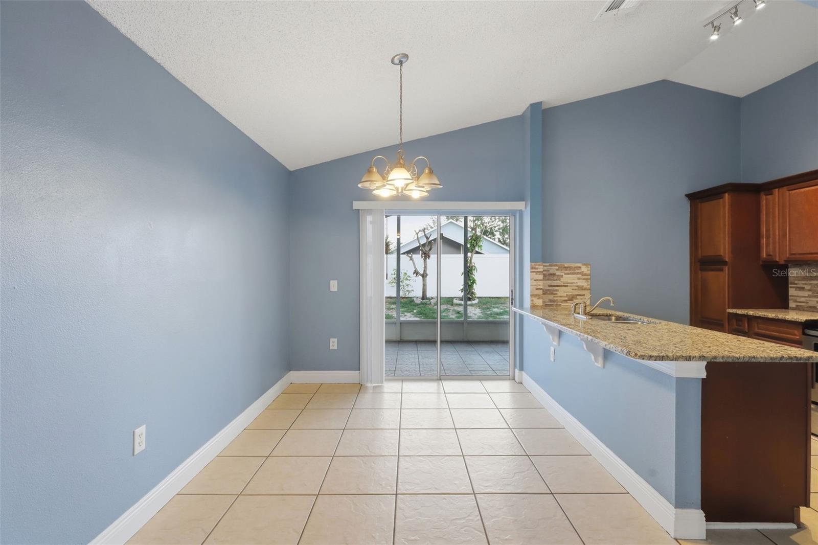 WHISPER LAKES - Residential