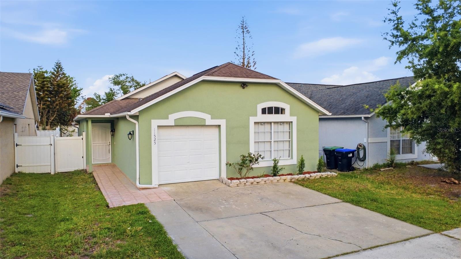 WHISPER LAKES - Residential