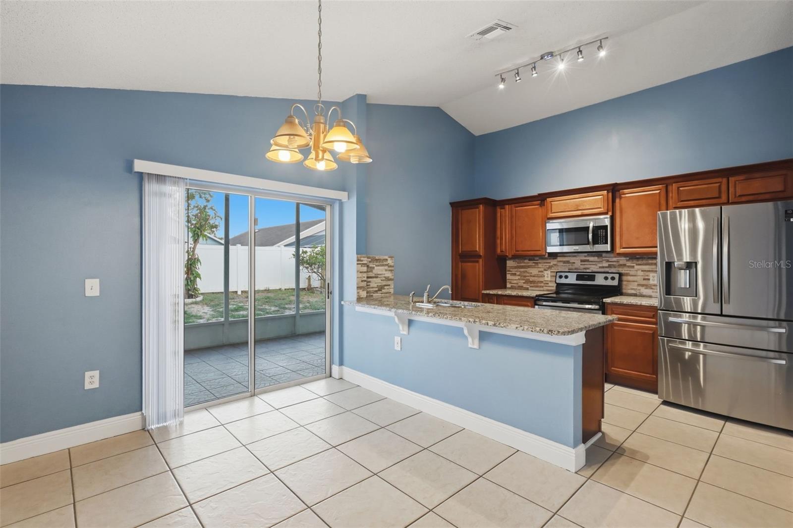 WHISPER LAKES - Residential