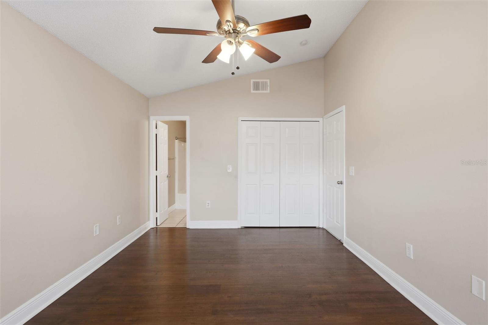 WHISPER LAKES - Residential