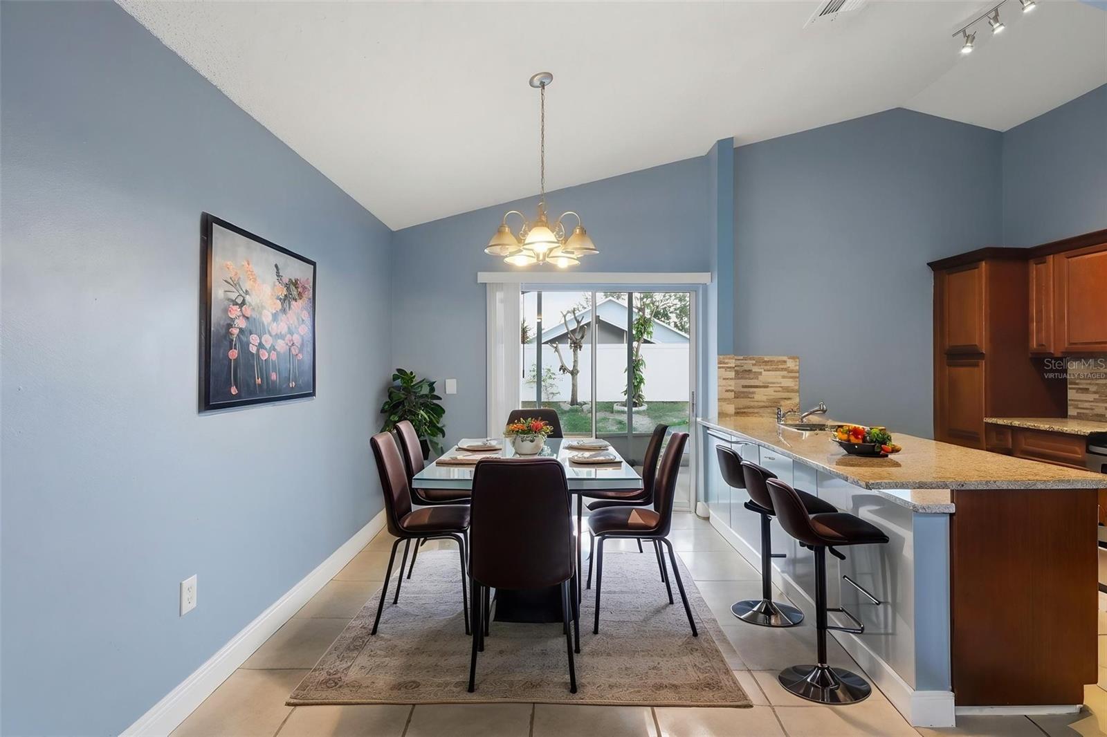 WHISPER LAKES - Residential