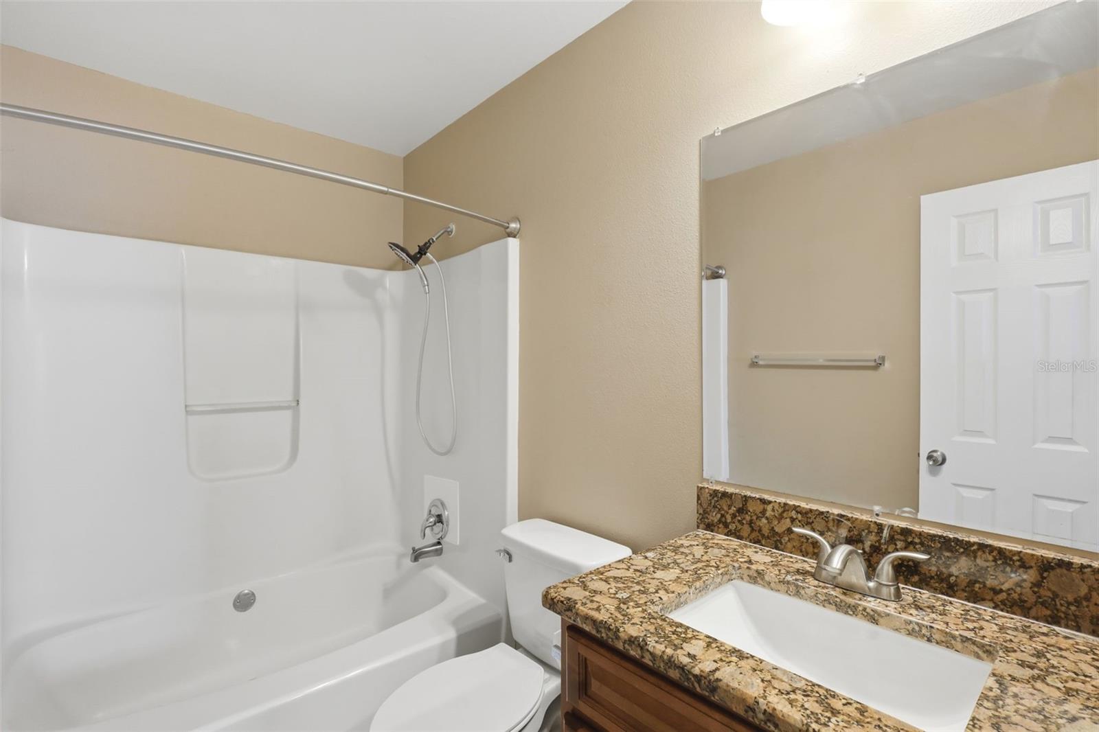 WHISPER LAKES - Residential