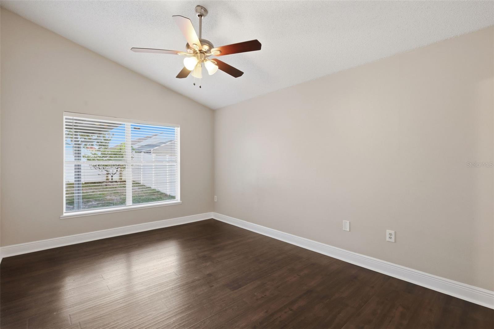 WHISPER LAKES - Residential