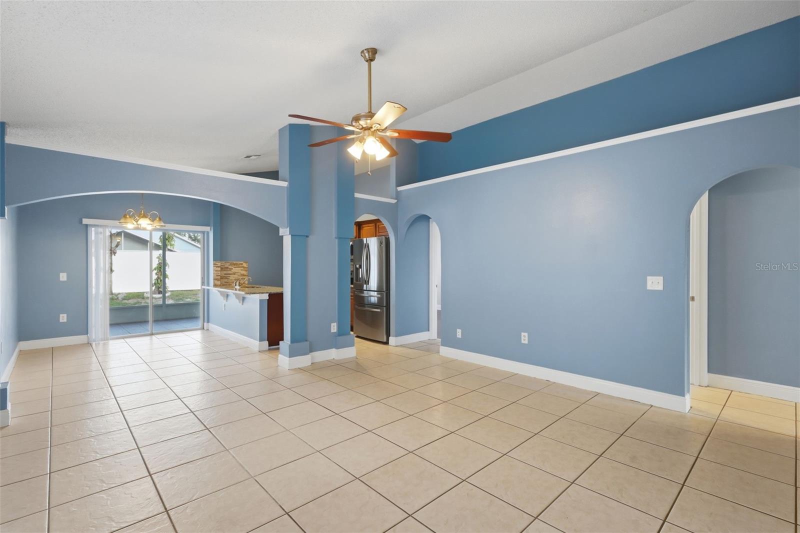 WHISPER LAKES - Residential