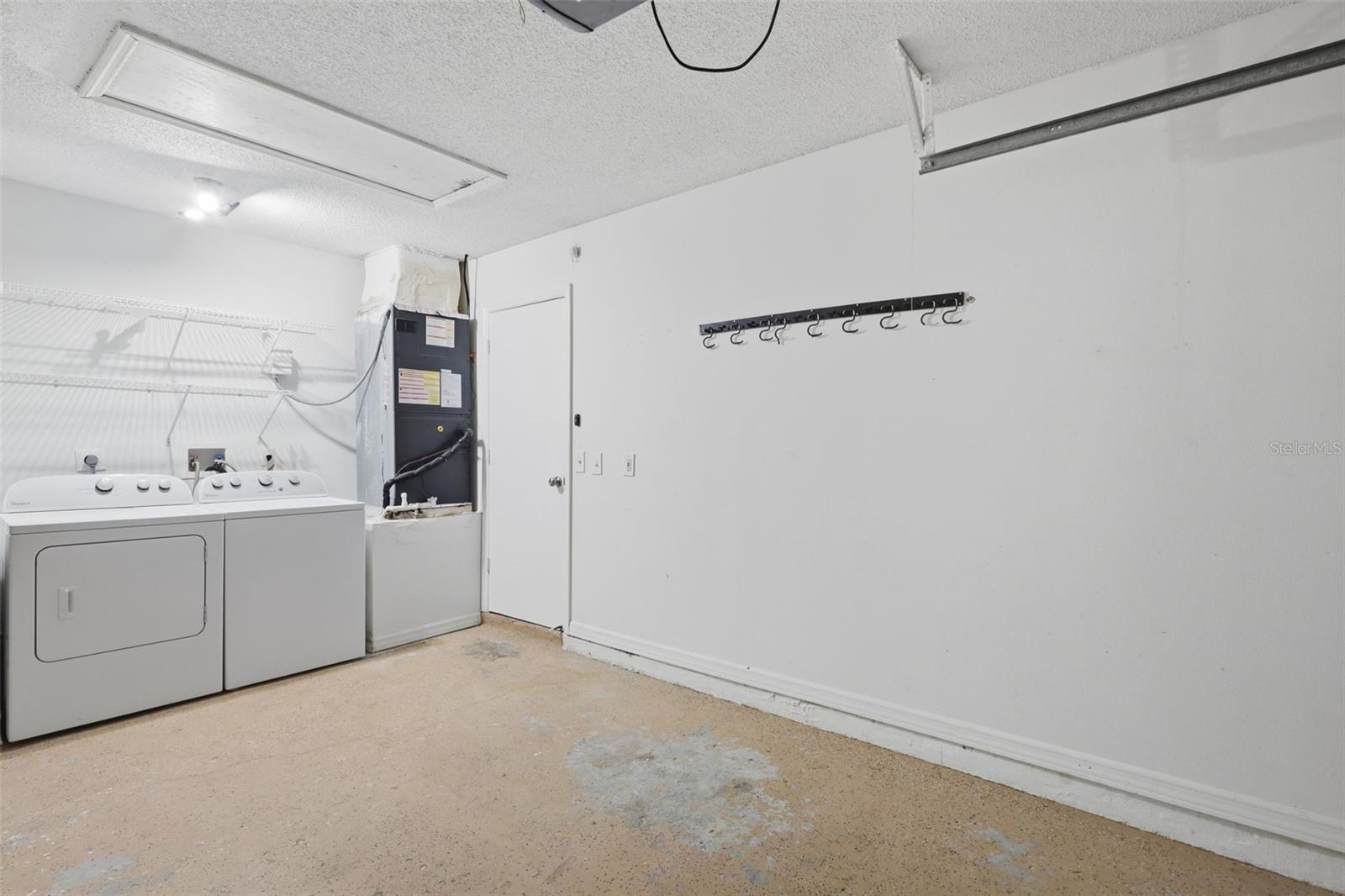 WHISPER LAKES - Residential