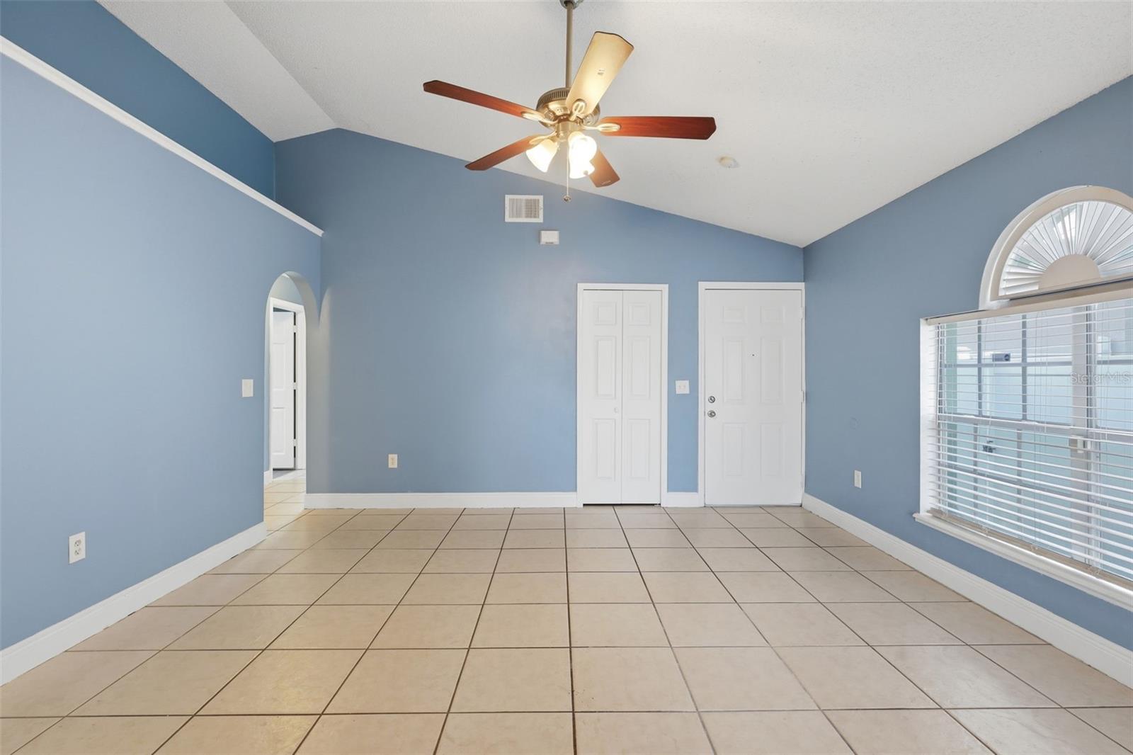 WHISPER LAKES - Residential