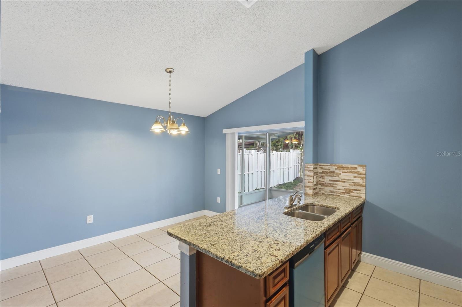 WHISPER LAKES - Residential