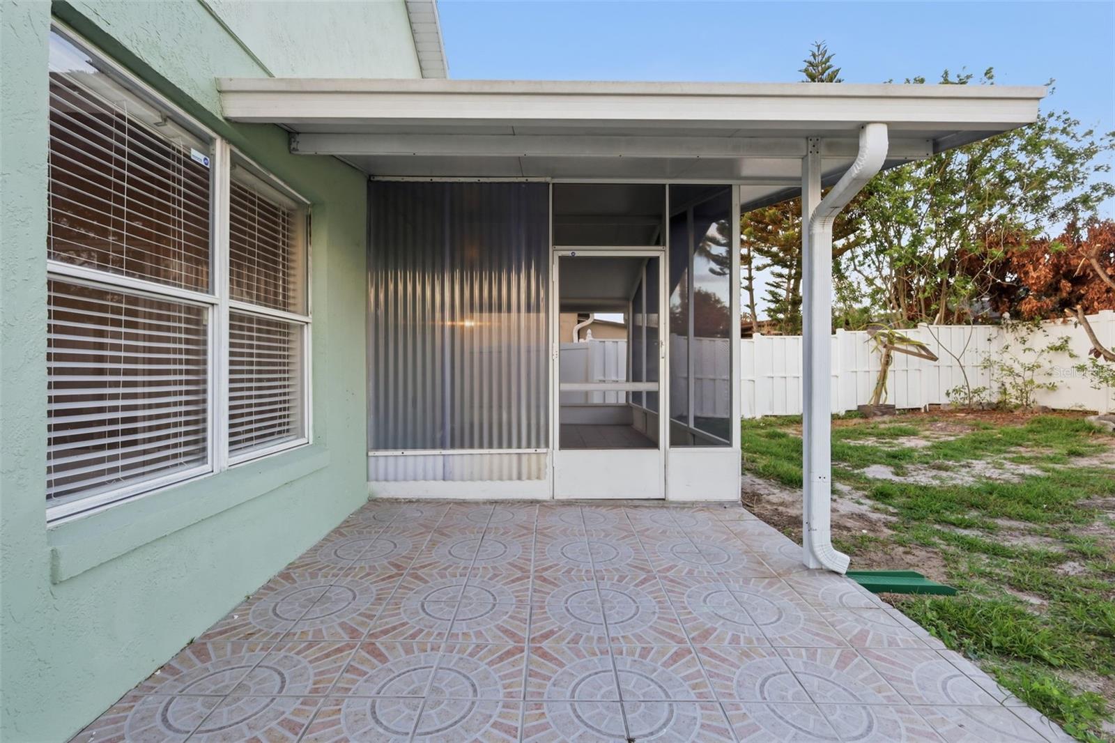 WHISPER LAKES - Residential