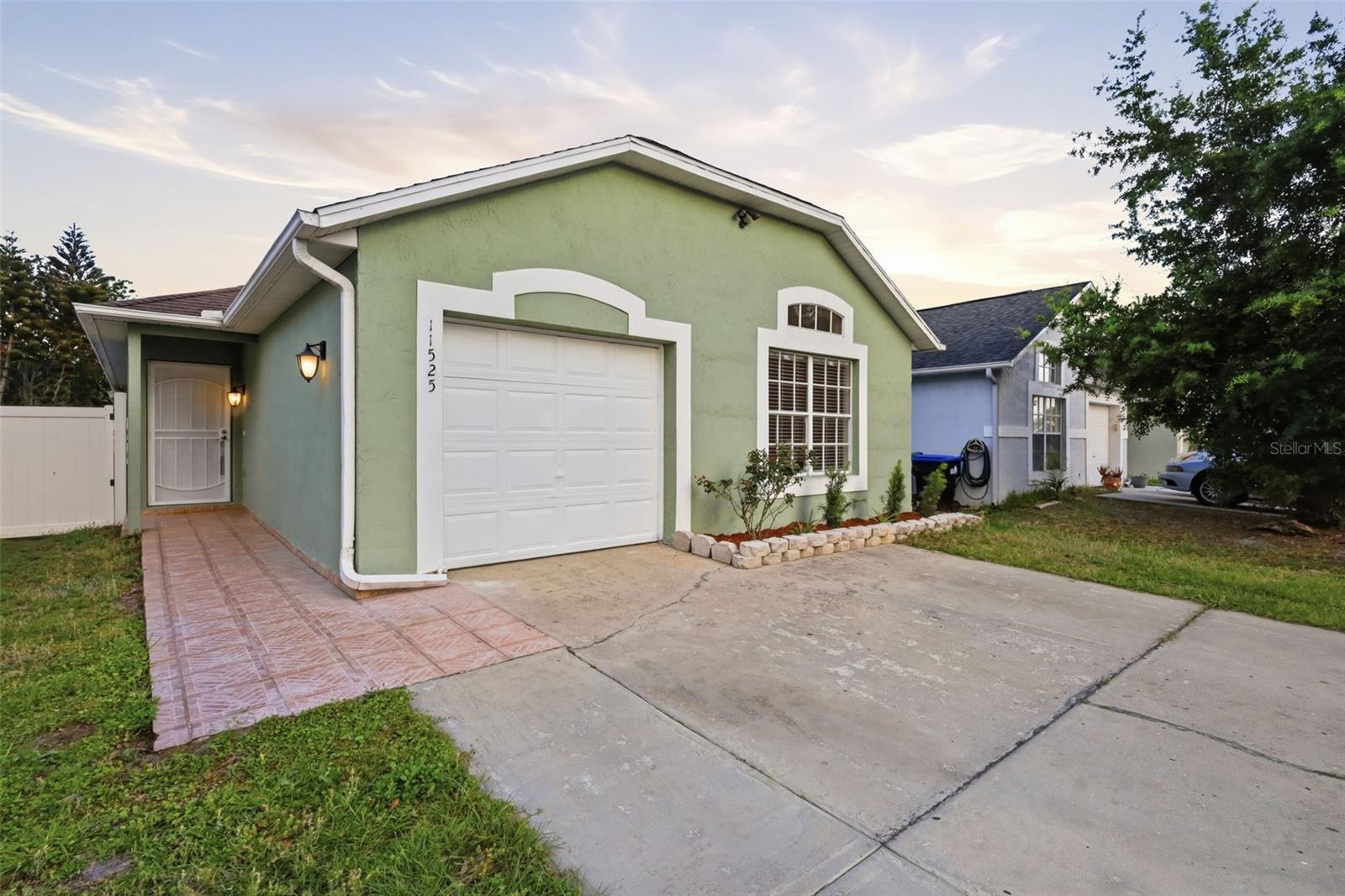 WHISPER LAKES - Residential