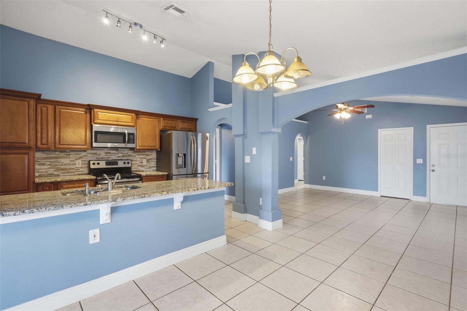 WHISPER LAKES - Residential