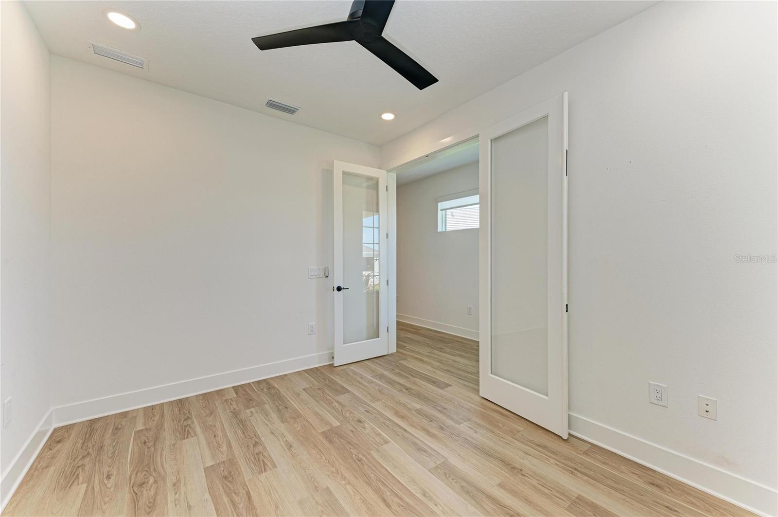 LAKEHOUSE COVE/WATERSIDE PH 5 - Residential