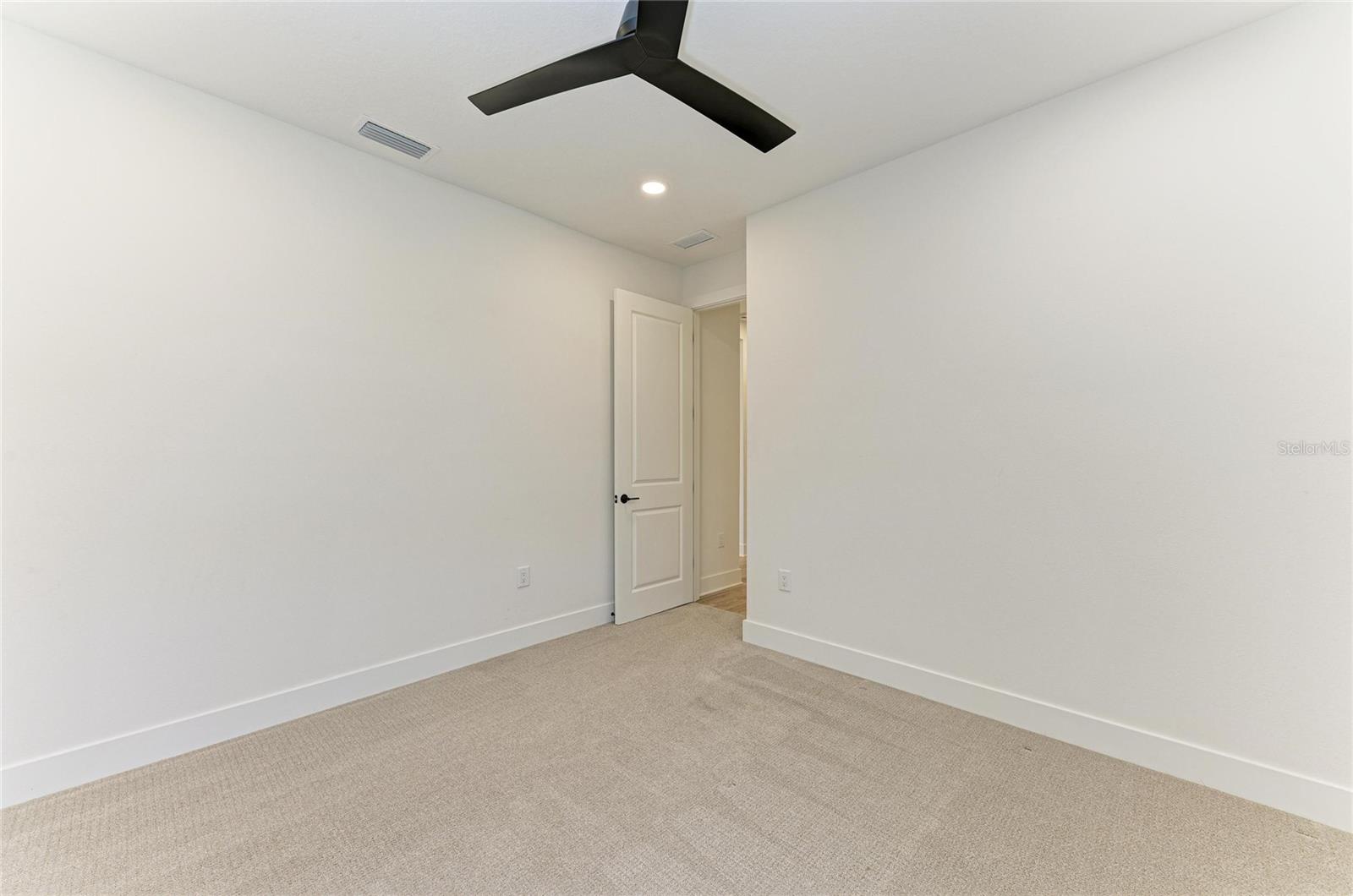 LAKEHOUSE COVE/WATERSIDE PH 5 - Residential