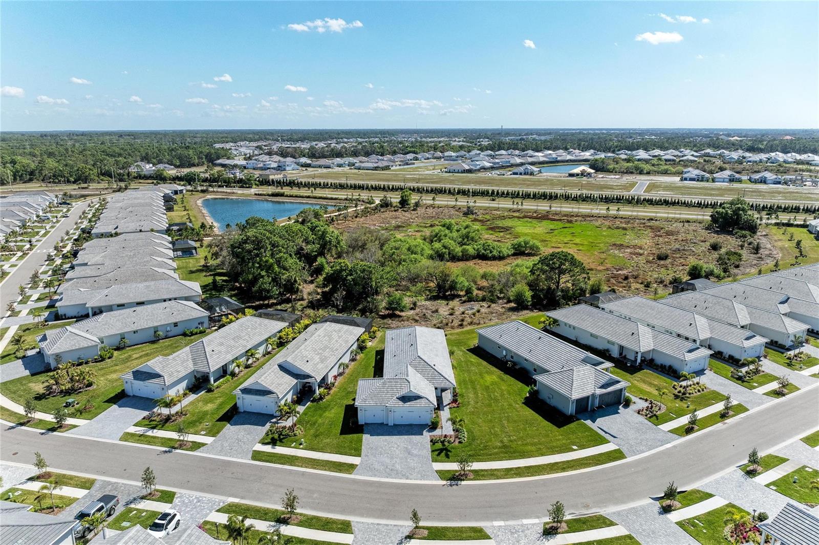 LAKEHOUSE COVE/WATERSIDE PH 5 - Residential