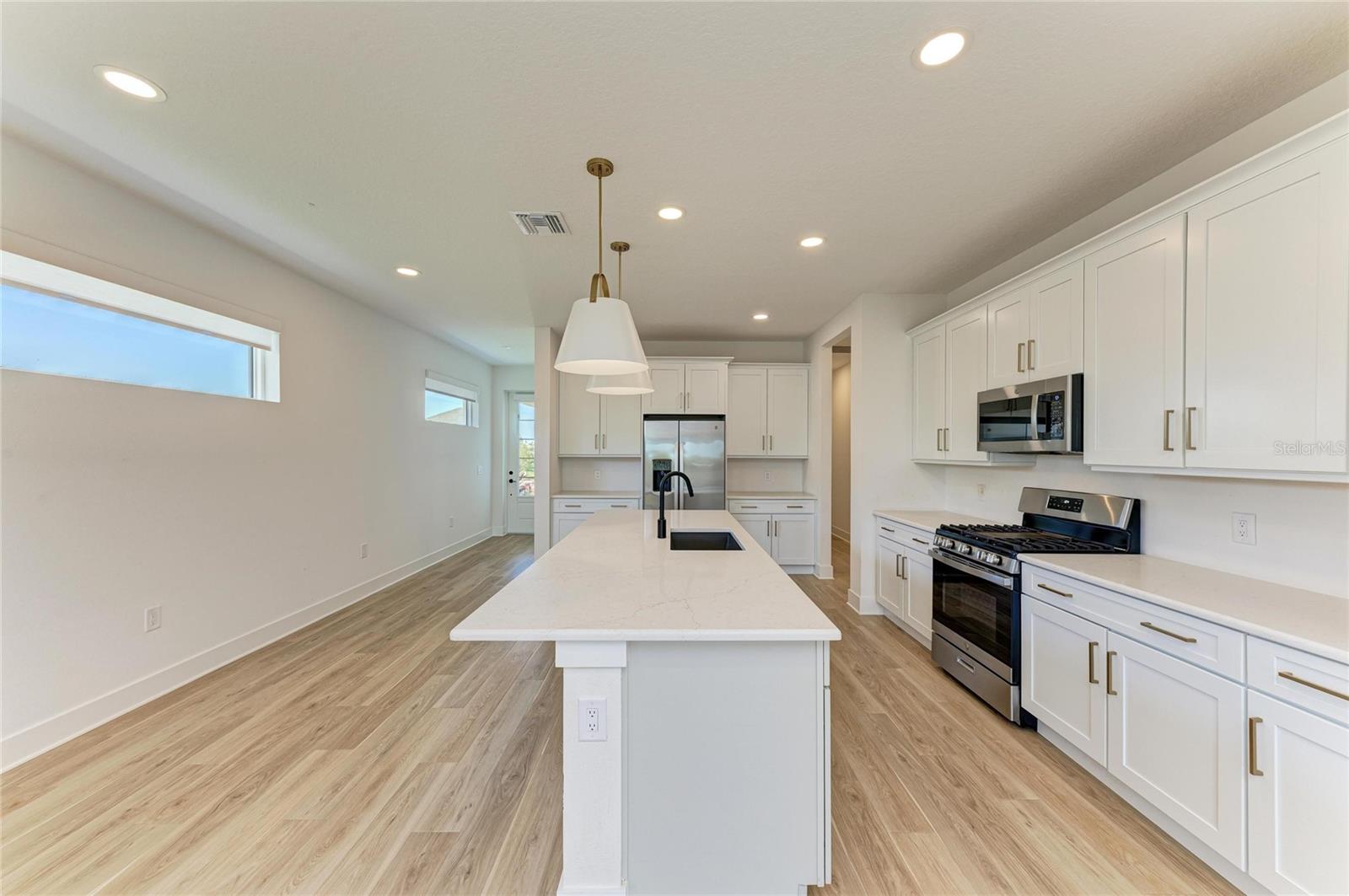 LAKEHOUSE COVE/WATERSIDE PH 5 - Residential