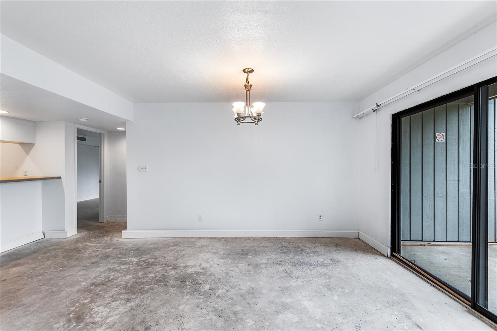 GRENELEFE CONDO CORNER LAKE EAST - Residential