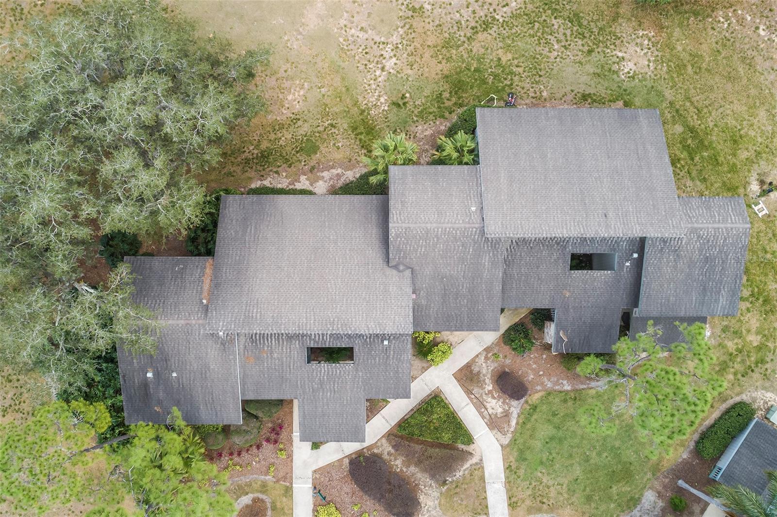 GRENELEFE CONDO CORNER LAKE EAST - Residential