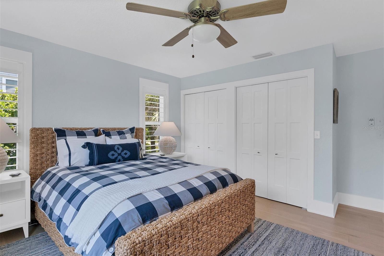 GOLDEN BEACH - Residential