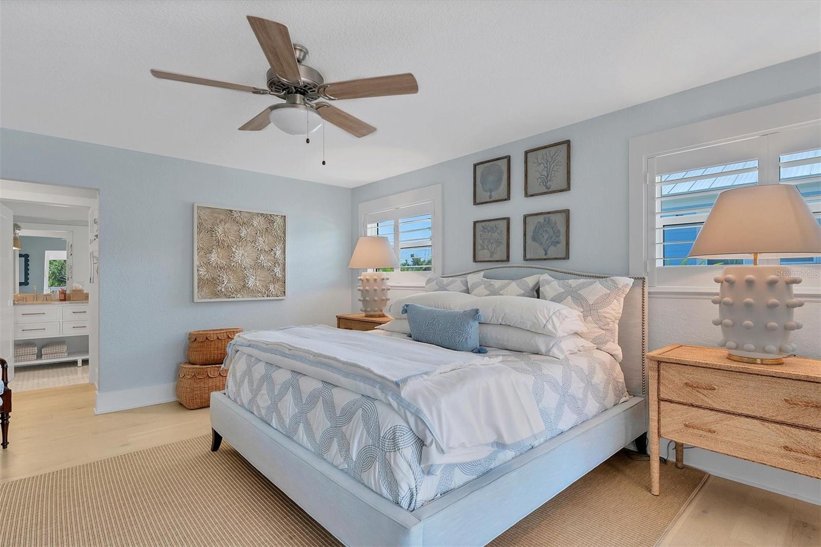 GOLDEN BEACH - Residential