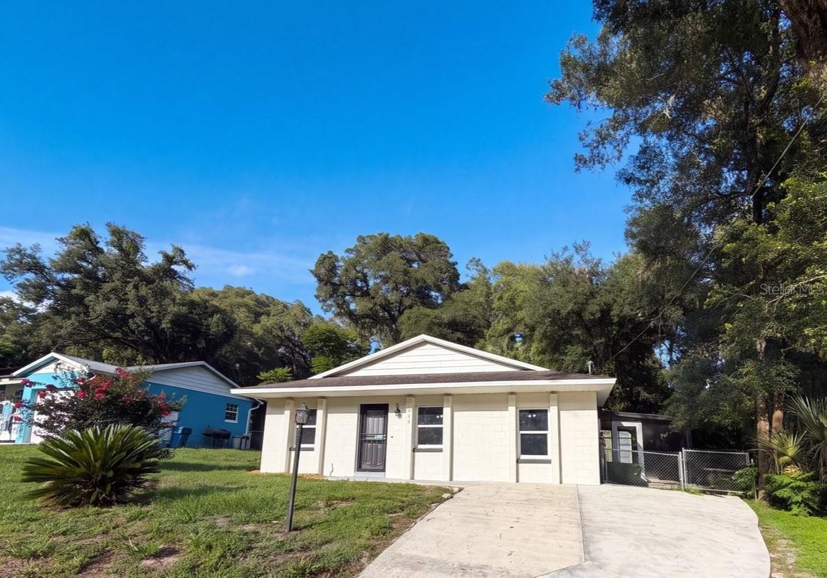2230 SPRING HOLLOW DRIVE