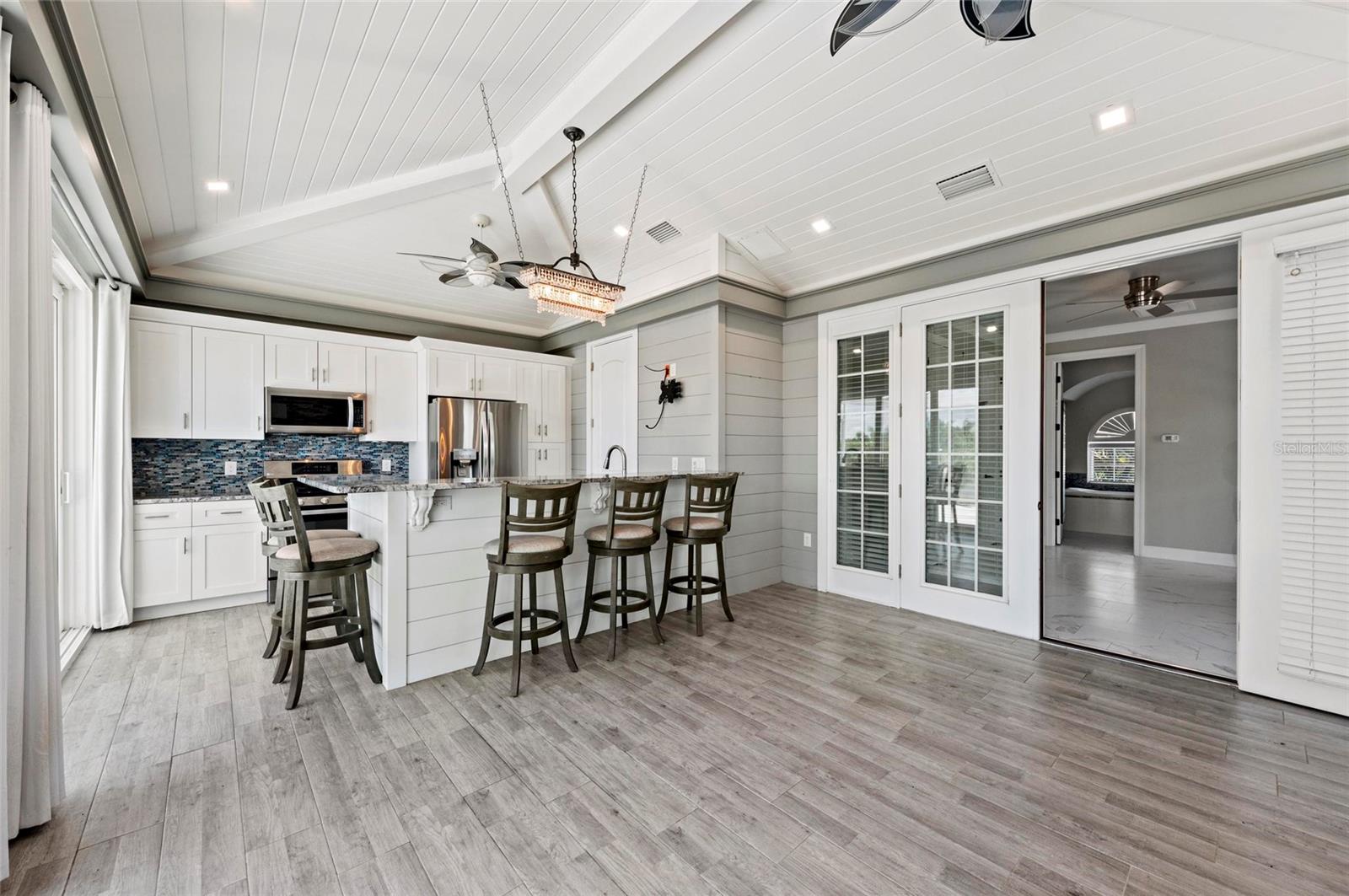 THORNTON CRK MOTORCOACH RESIDENCE - Residential