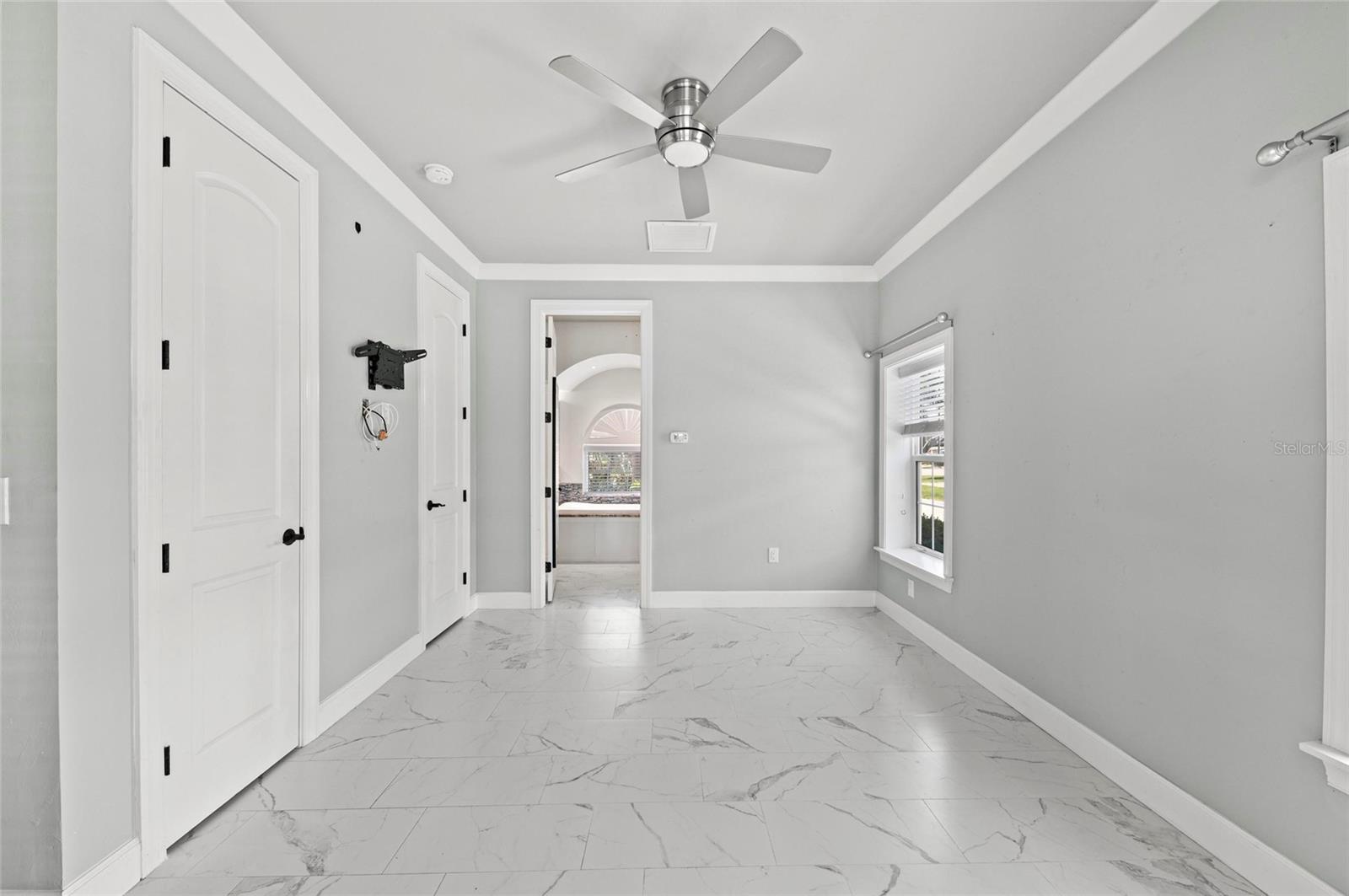 THORNTON CRK MOTORCOACH RESIDENCE - Residential