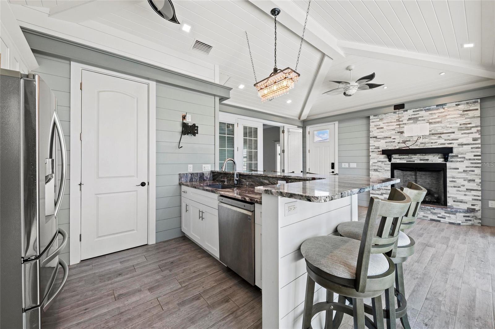 THORNTON CRK MOTORCOACH RESIDENCE - Residential