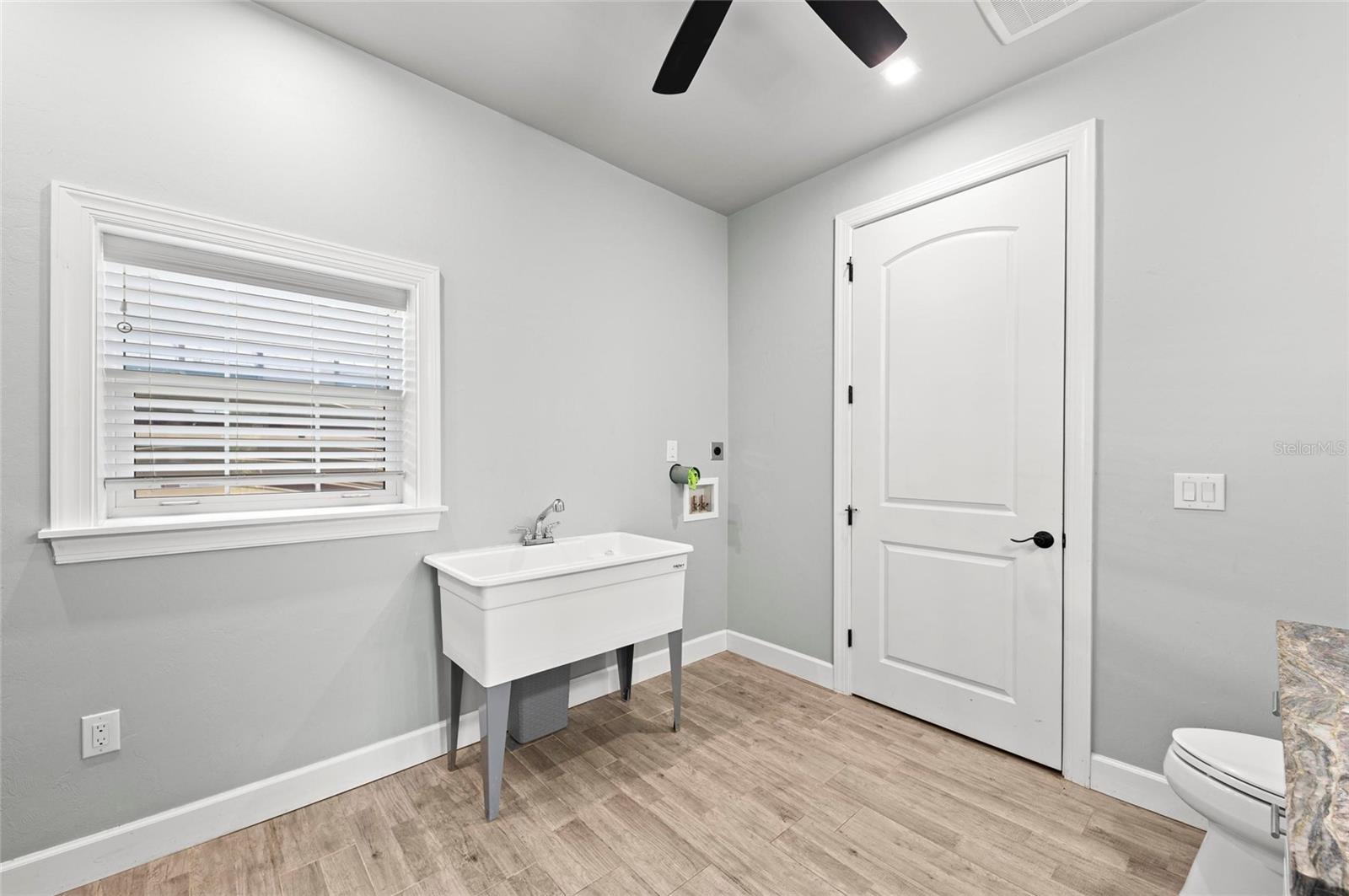 THORNTON CRK MOTORCOACH RESIDENCE - Residential