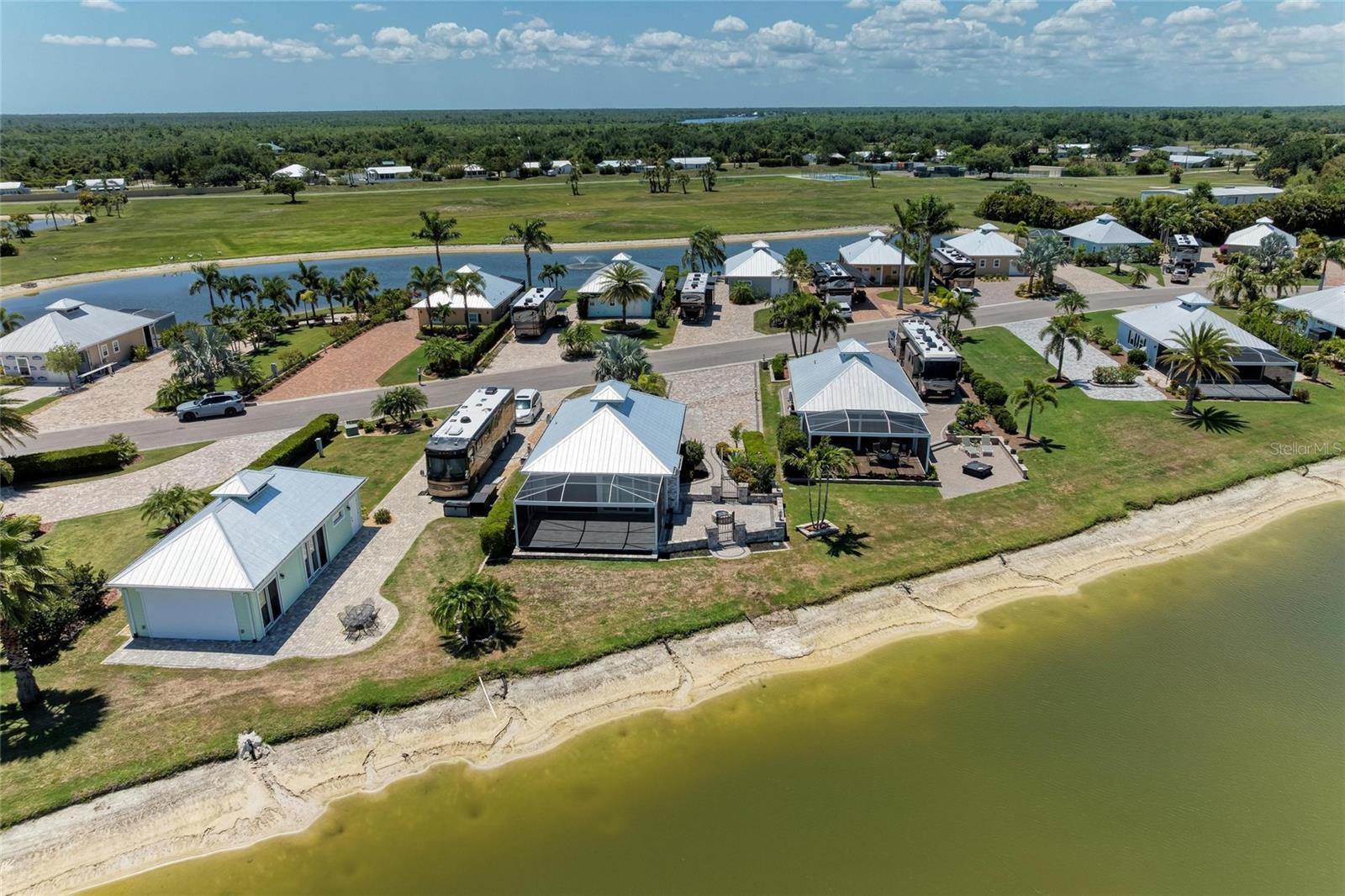 THORNTON CRK MOTORCOACH RESIDENCE - Residential