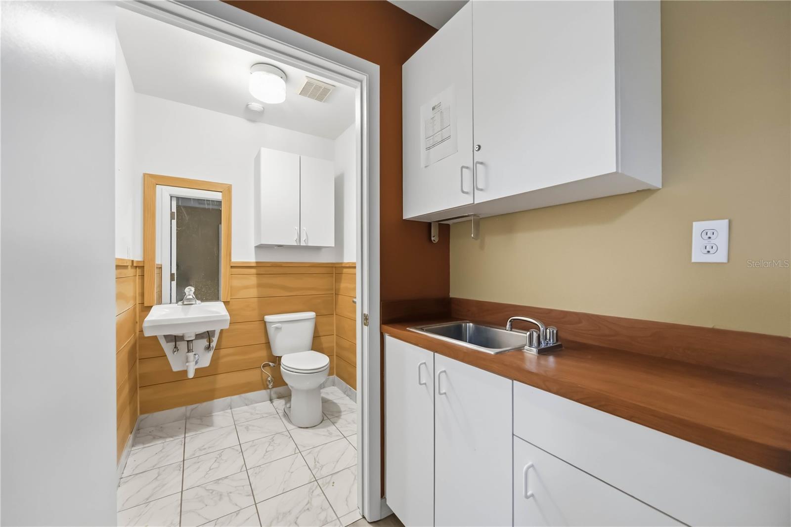 CENTURY PLAZA - Commercial Sale