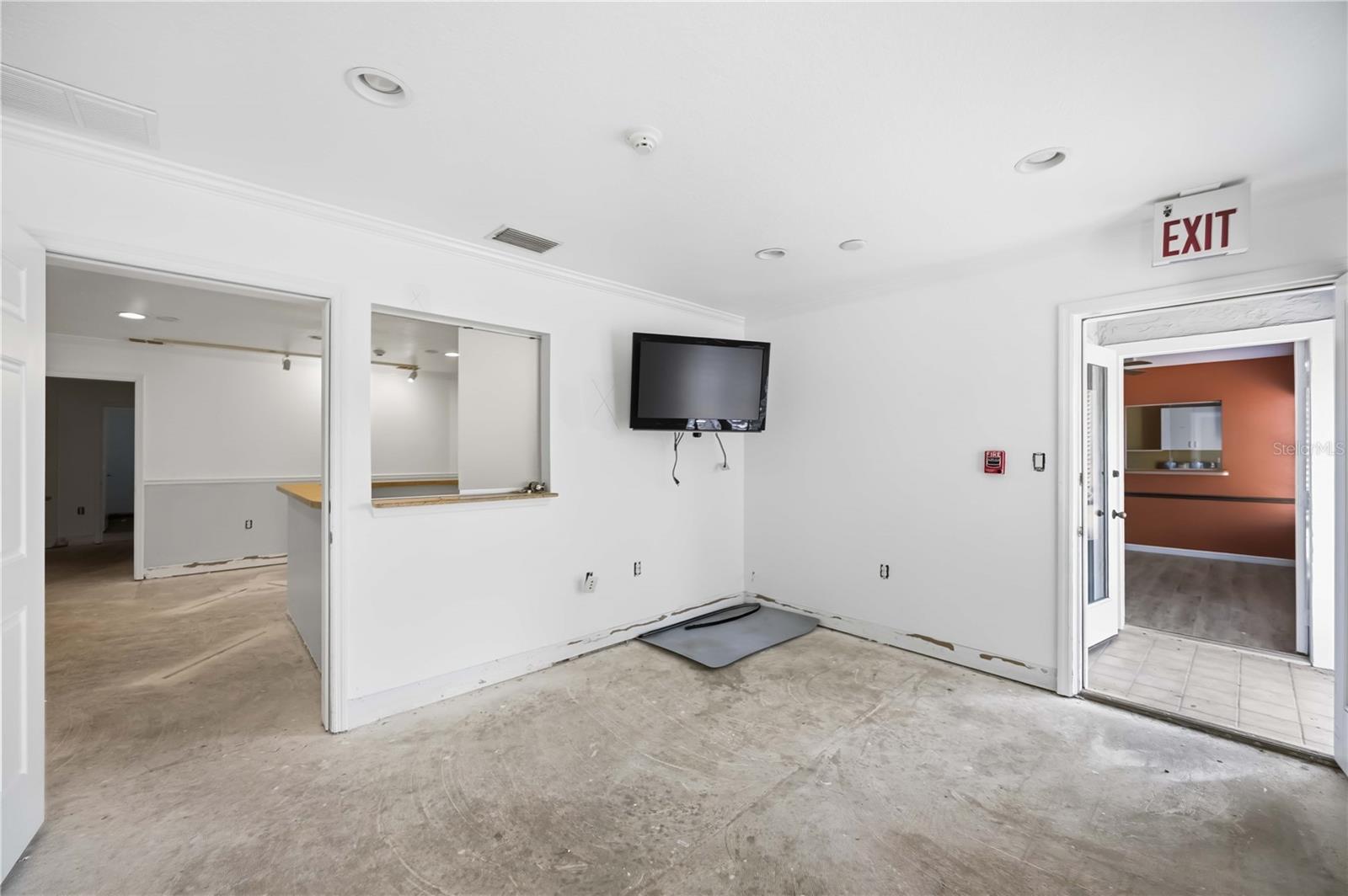 CENTURY PLAZA - Commercial Sale