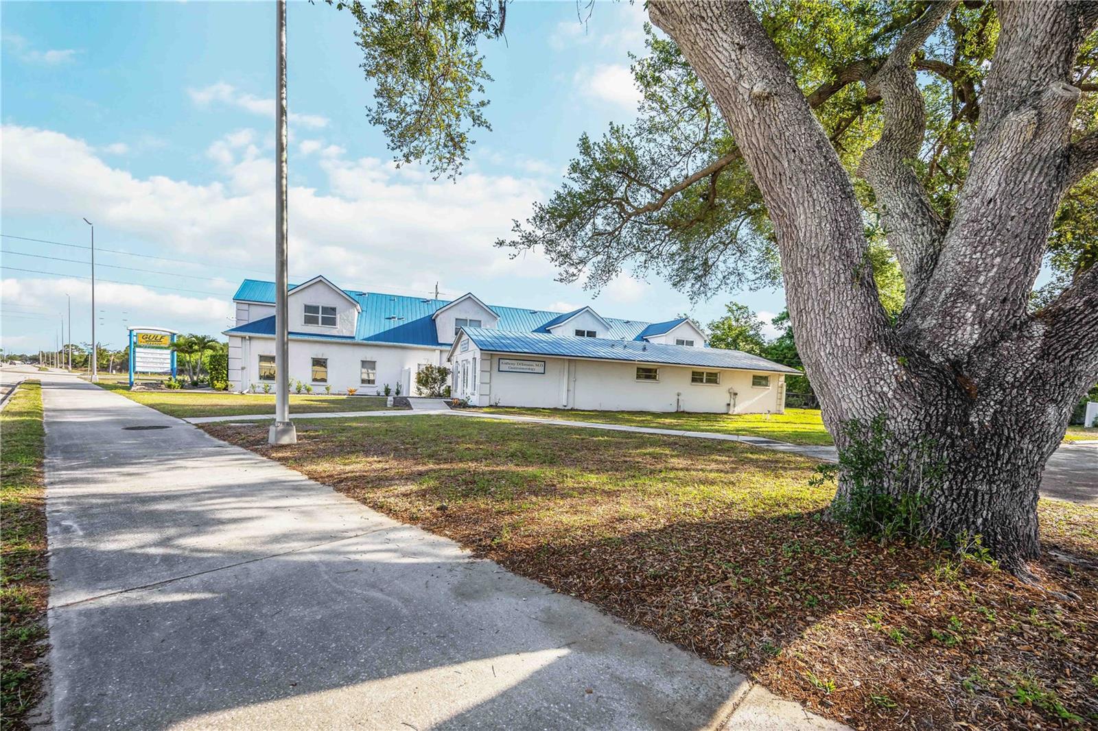 CENTURY PLAZA - Commercial Sale