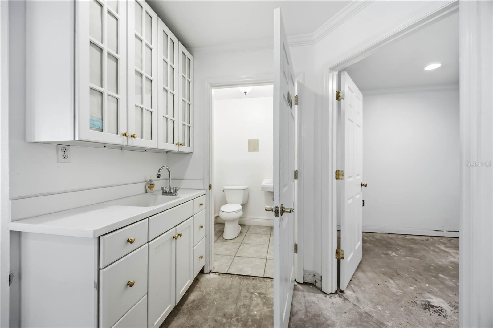 CENTURY PLAZA - Commercial Sale