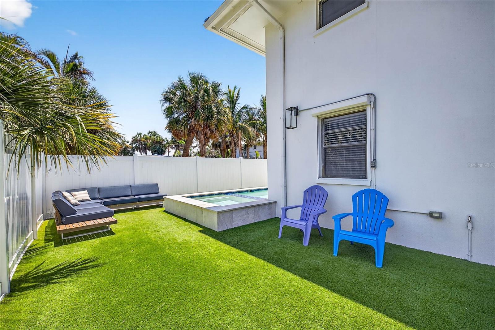 5613 GULF DRIVE