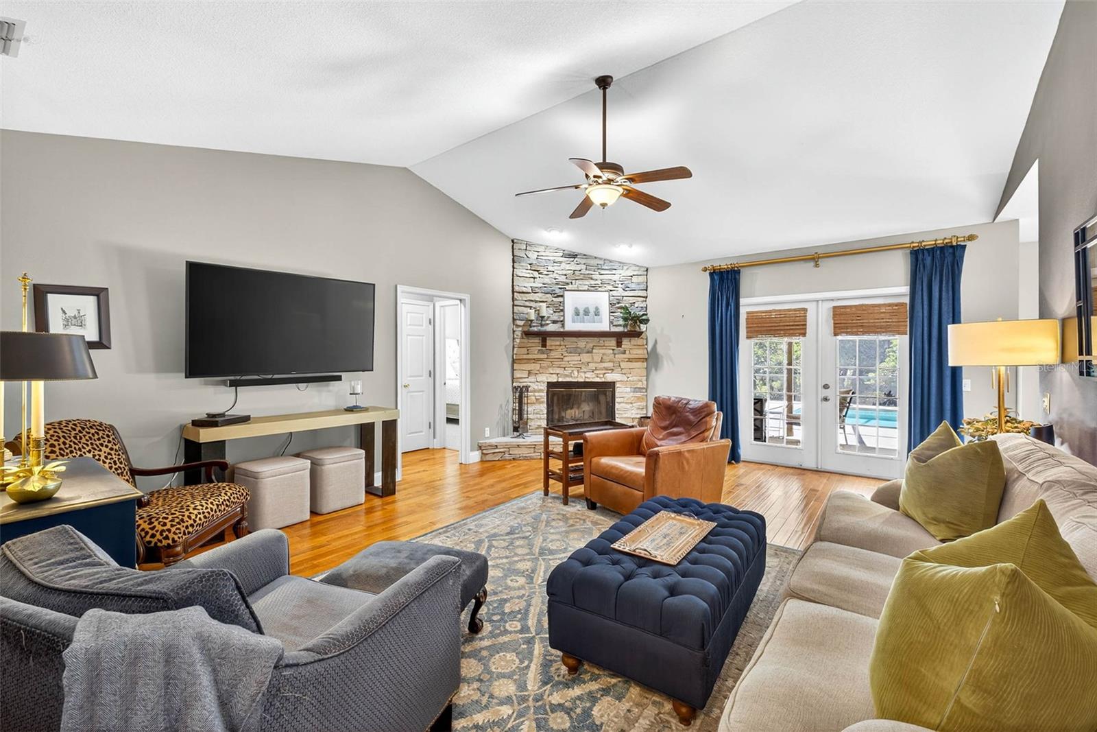 GRANDVIEW GROVE - Residential
