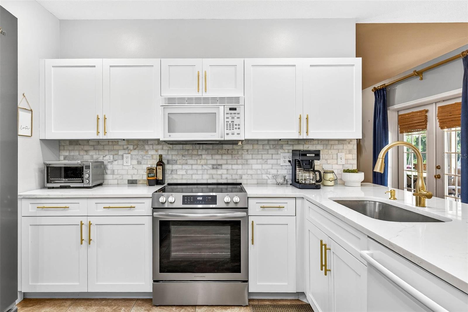 GRANDVIEW GROVE - Residential