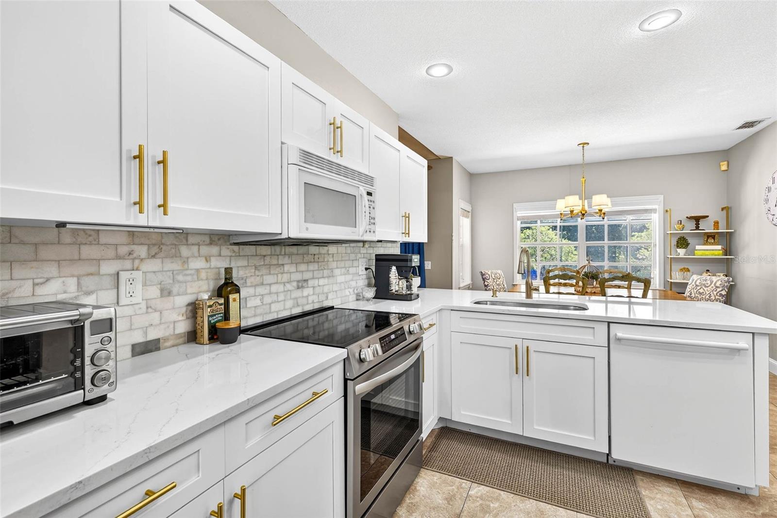 GRANDVIEW GROVE - Residential